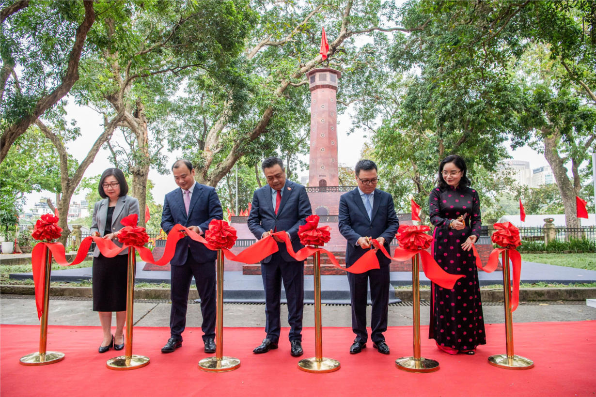 Ấn tượng triển lãm tương tác Cột cờ Hà Nội kỷ niệm 70 năm Ngày Giải phóng Thủ đô (09/10/2024)